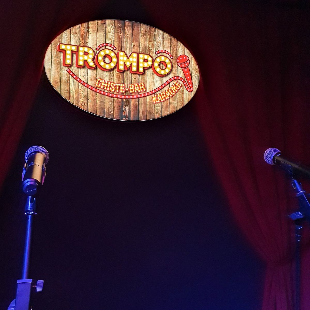 Sala de Trompo Karaoke Bar Barcelona